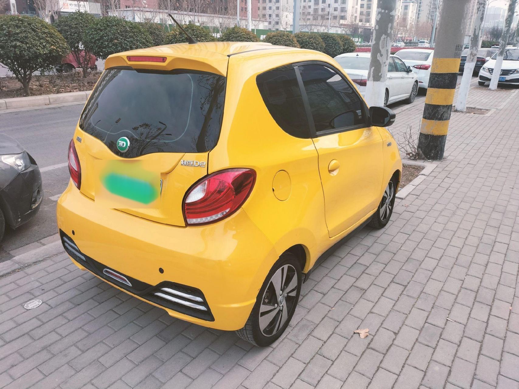 吉利 知豆,18年上牌开了8000公里,全车原版原漆,冷暖空调都带,155km