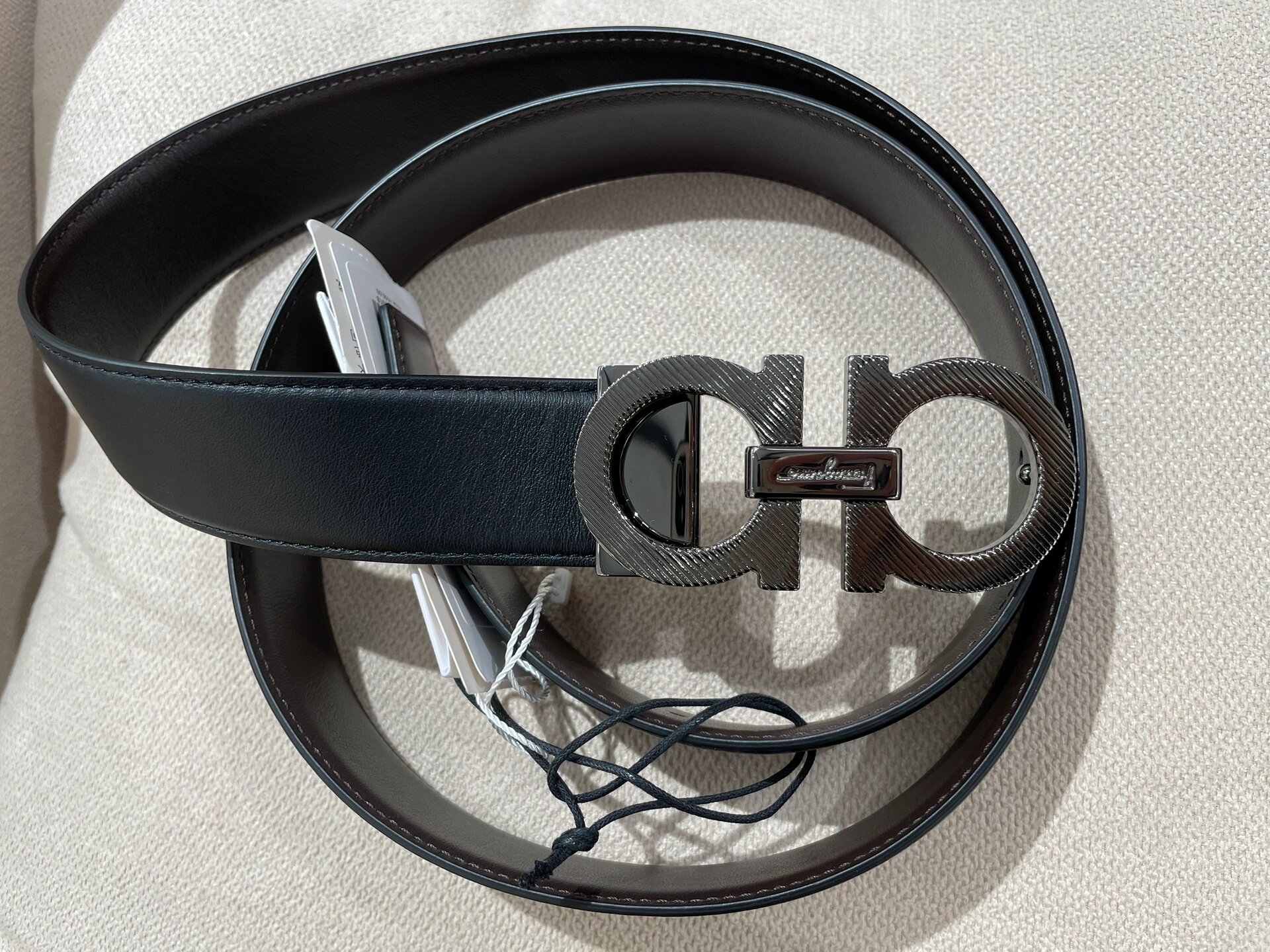 菲拉格慕皮带,经典时尚百搭