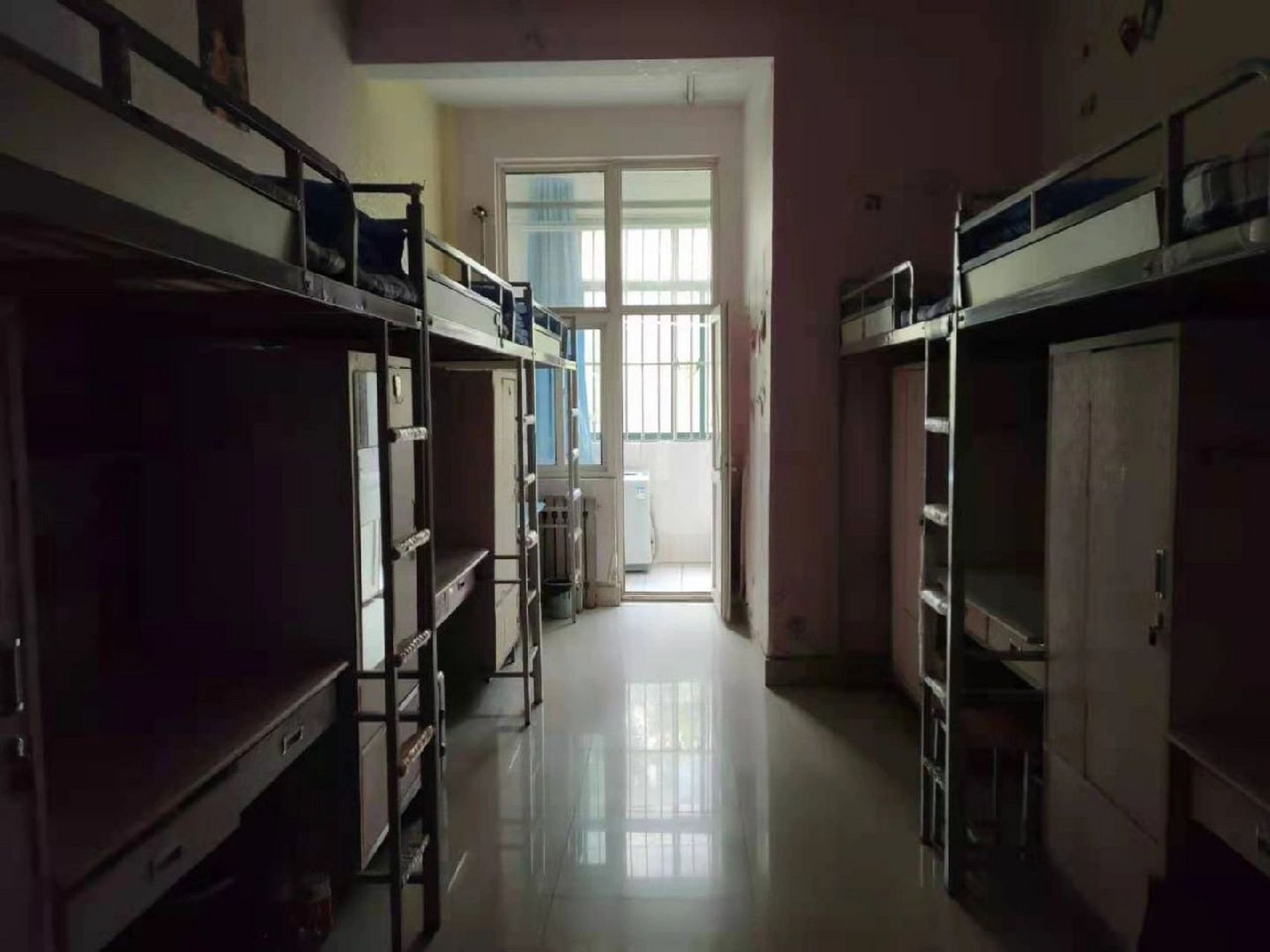 山东理工职业学院 19级的 现在毕业了 五人间是这样的