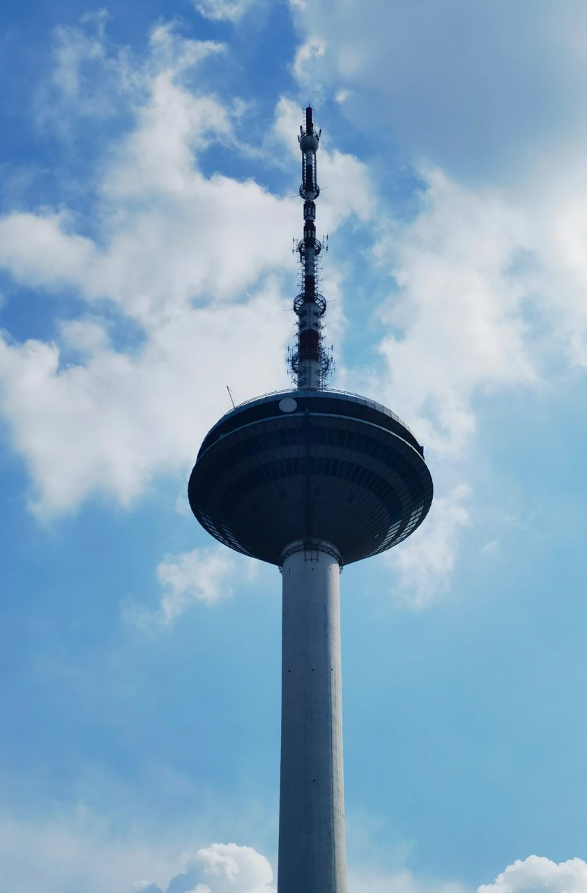 沈阳的建筑-辽宁彩电塔 辽宁广播电视塔位于辽宁省沈阳市沈河区南运河