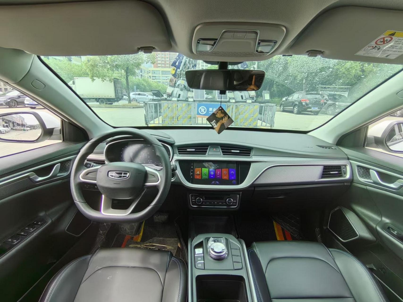 吉利帝豪evpro,续航421,21年12月31日上牌,安全行驶11万公里!