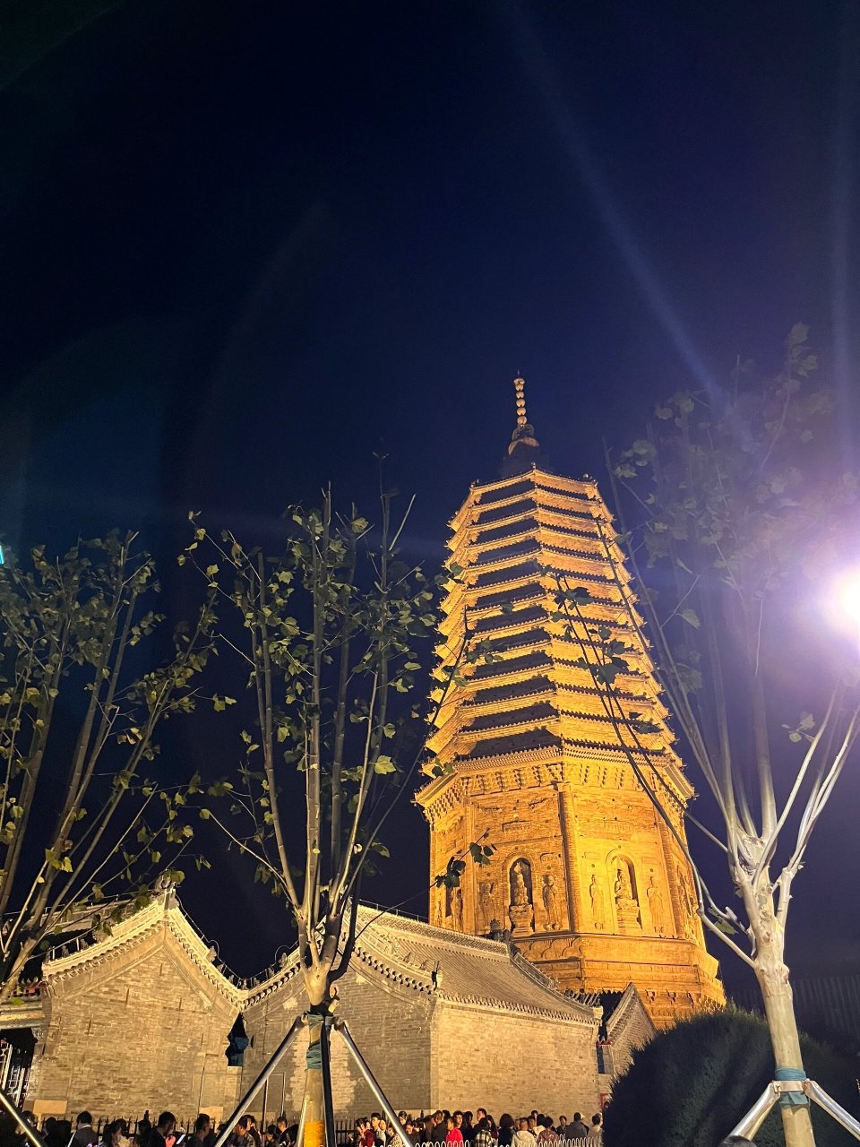 锦州古塔,近千年的历史哦 建立于辽朝天祚帝元丰五年(1072年),是为了