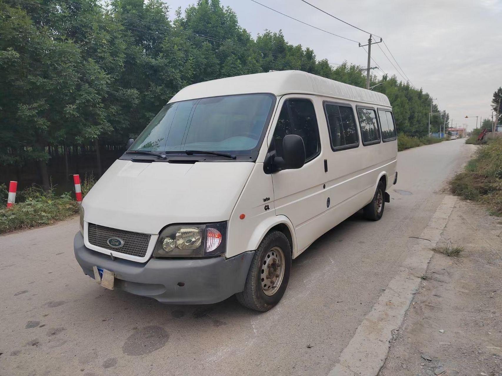 新到17座江铃福特全顺,柴油江铃发动机变速箱巅峰状态,行驶8万多公里