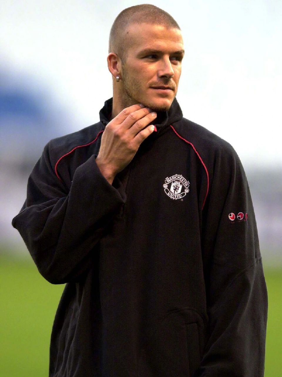 说他是足坛史上最帅光头不过分吧!