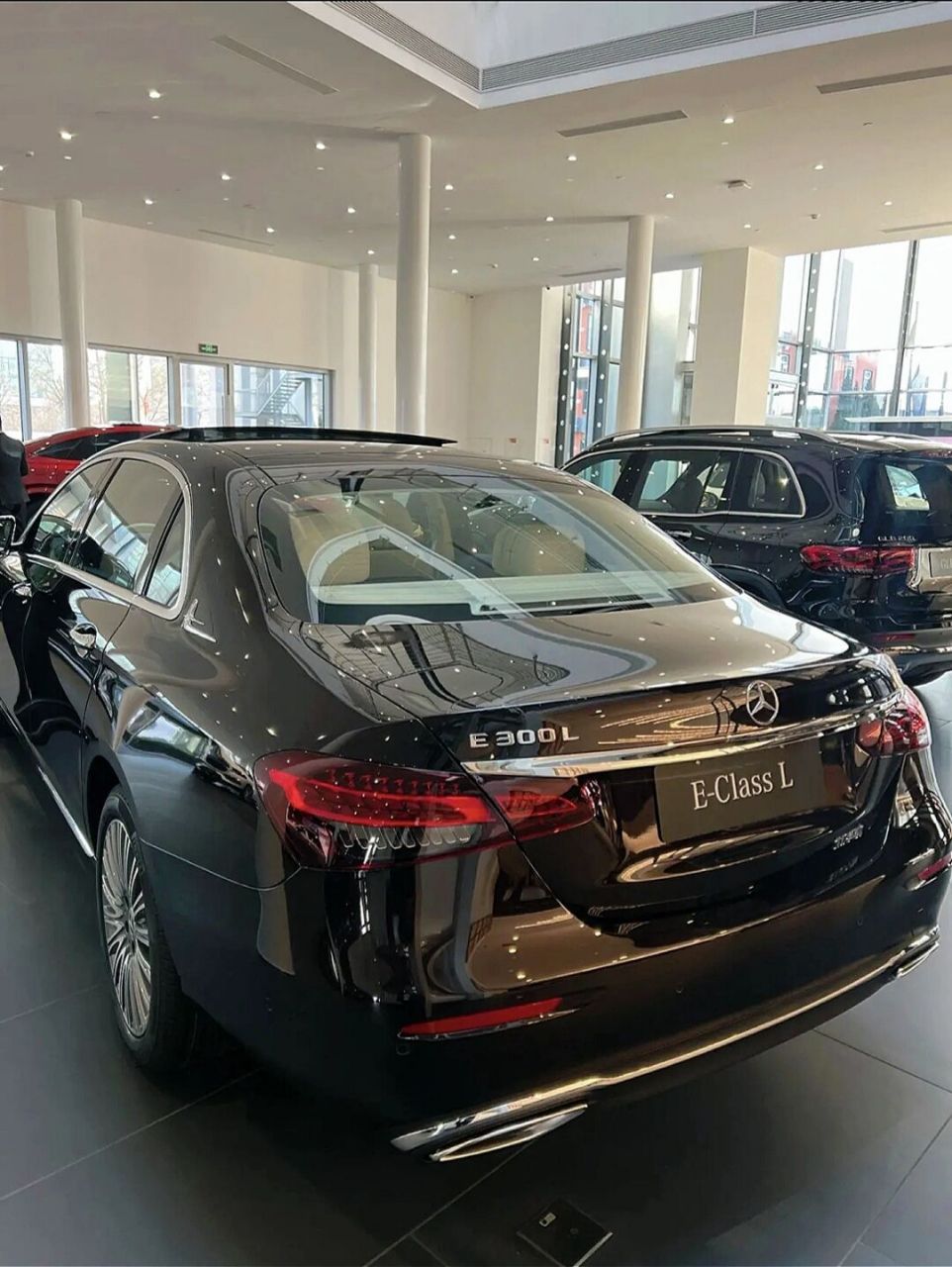 十月【奔驰e300 内部订车落地价】可售全国 972023款 e 300 l 时尚