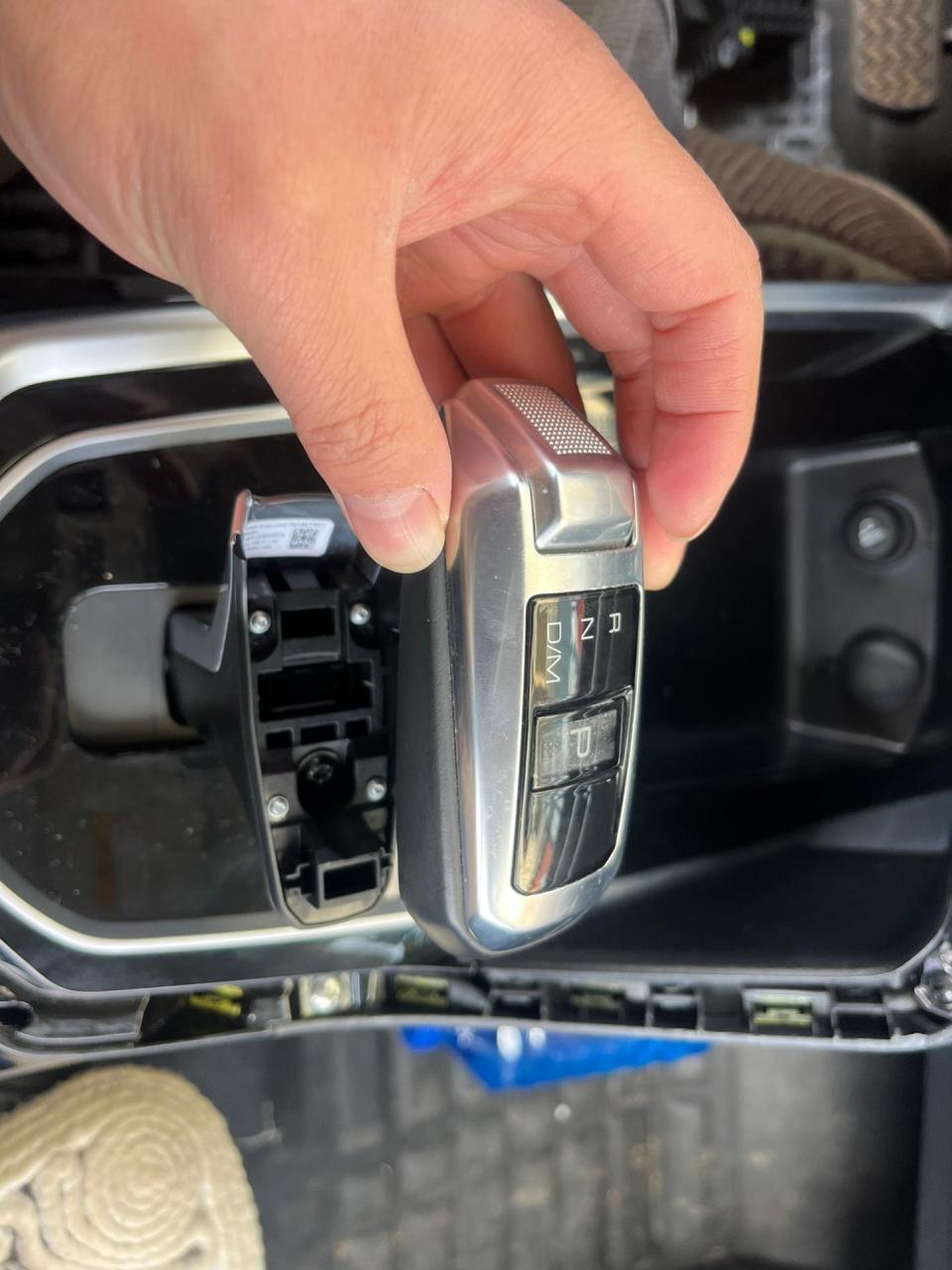 当个好人帮助有需要的人.哈弗h6电子挂档杆故障排除