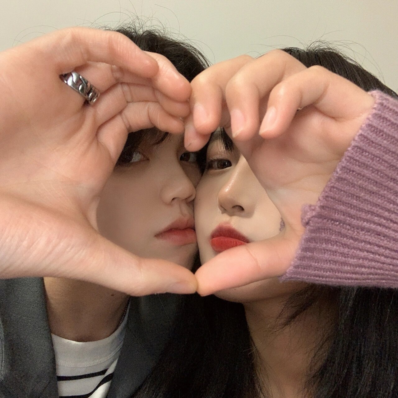 情侣拍照姿势|拍了一组大头贴 拍情侣照的诀窍就是要亲密贴贴0369