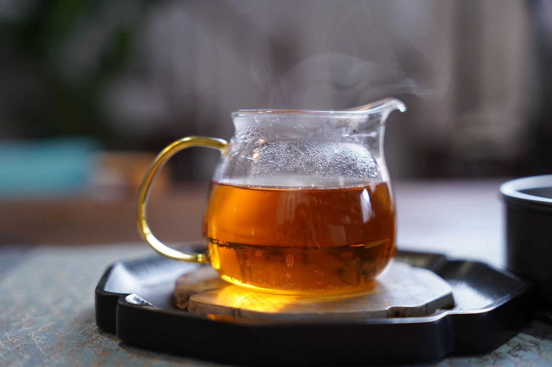 【喝茶时适合发朋友圈的金句】 帮大家整理了10条爱茶人必备的感悟型