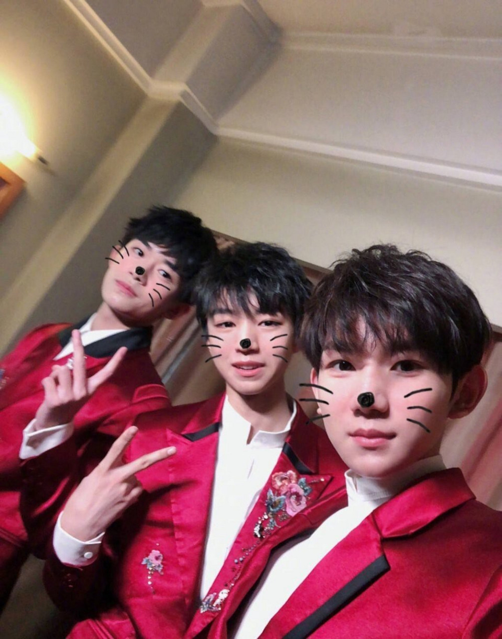 tfboys发合照啦!