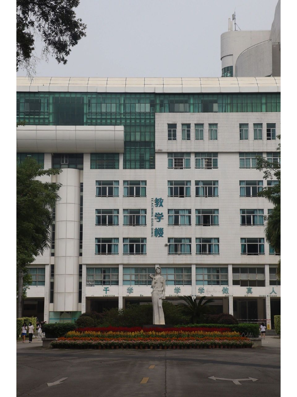 广外艺燕岭校区真的很美!