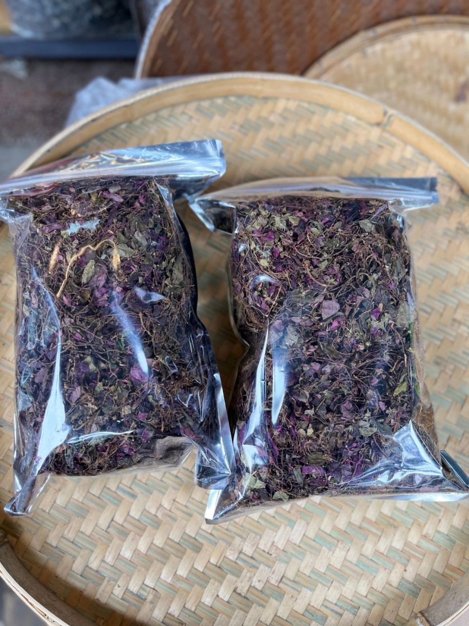 收到一批很好的野生风鼓草 野生风谷草刚到货,看这个色泽很新鲜,红绿