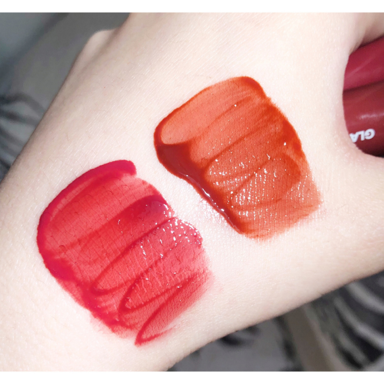 romand新出的水膜唇釉,看了模特小姐姐的视频就买了04和05～(o07ω`