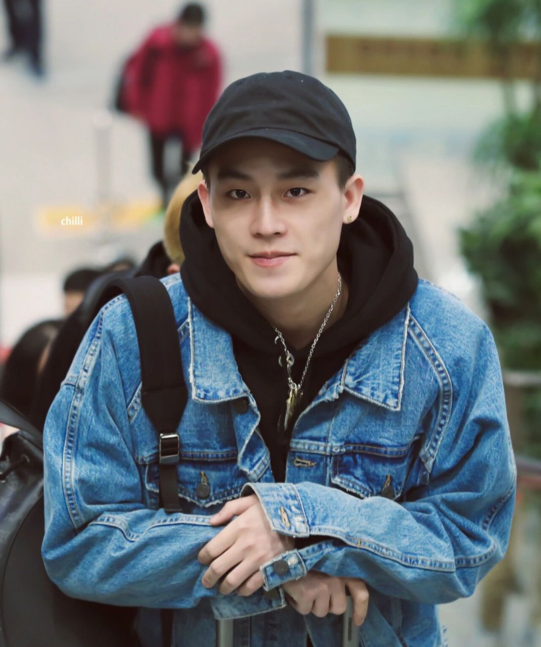 欧豪 不知道为什么,被他的笑容治愈了九年 我的少年在成长,我也在长大