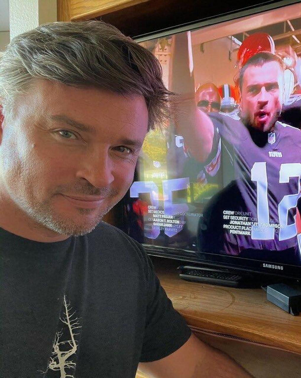 tom welling(汤姆·威灵)最近发布了一张新自拍.