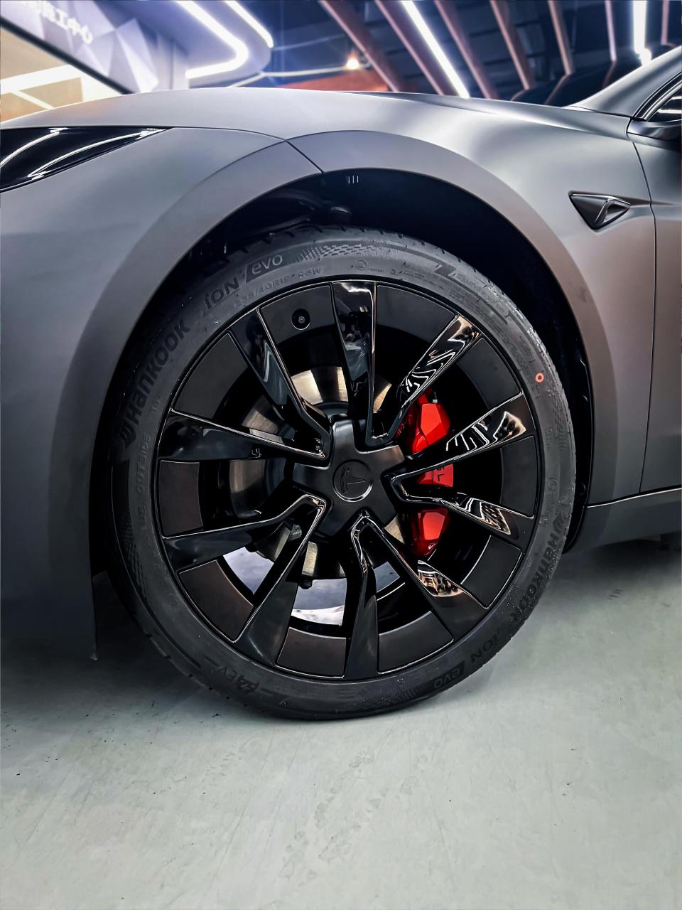 哑面黑武士来啦! 特斯拉model3 焕新版 这才是黑武士该有的样子