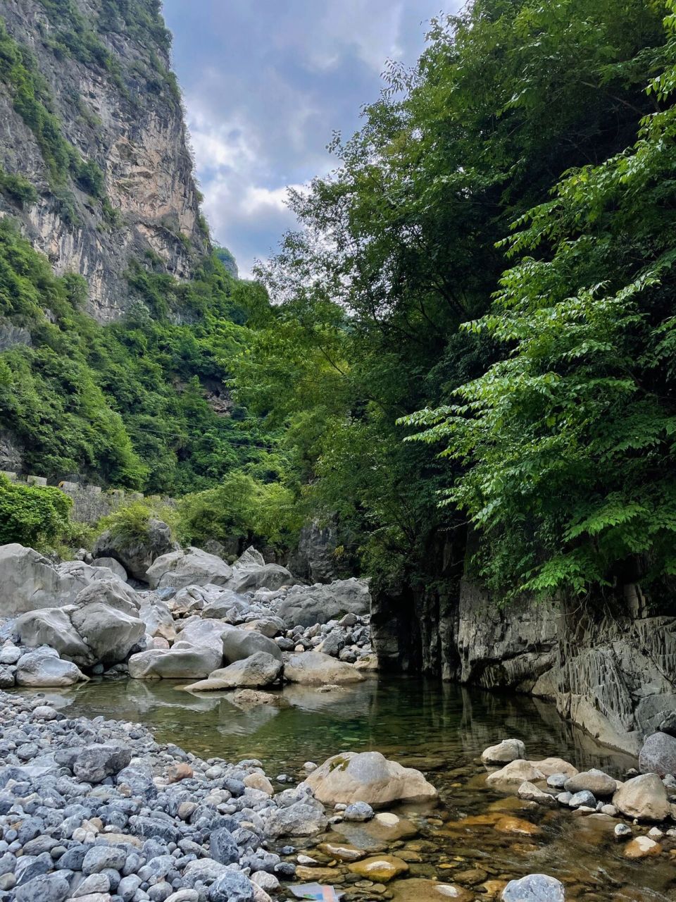 不在两当县城的话 距离还是有点远哦 我们是周六下午三点多才出发