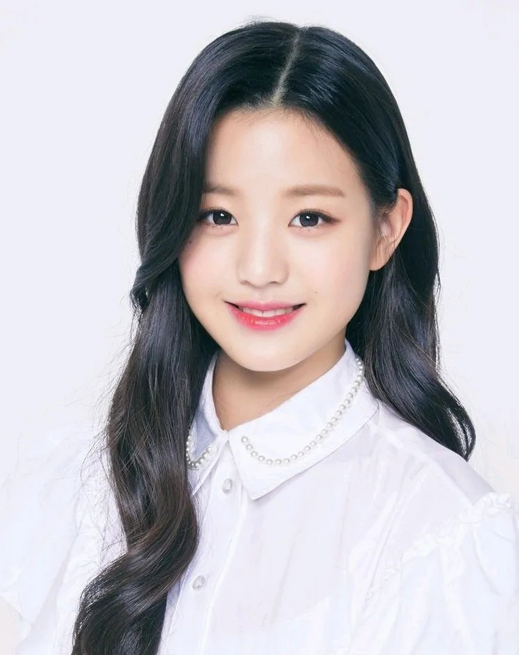 14岁的张元英vs18岁的张元英,除了脸上的婴儿肥没了似乎没什么变化