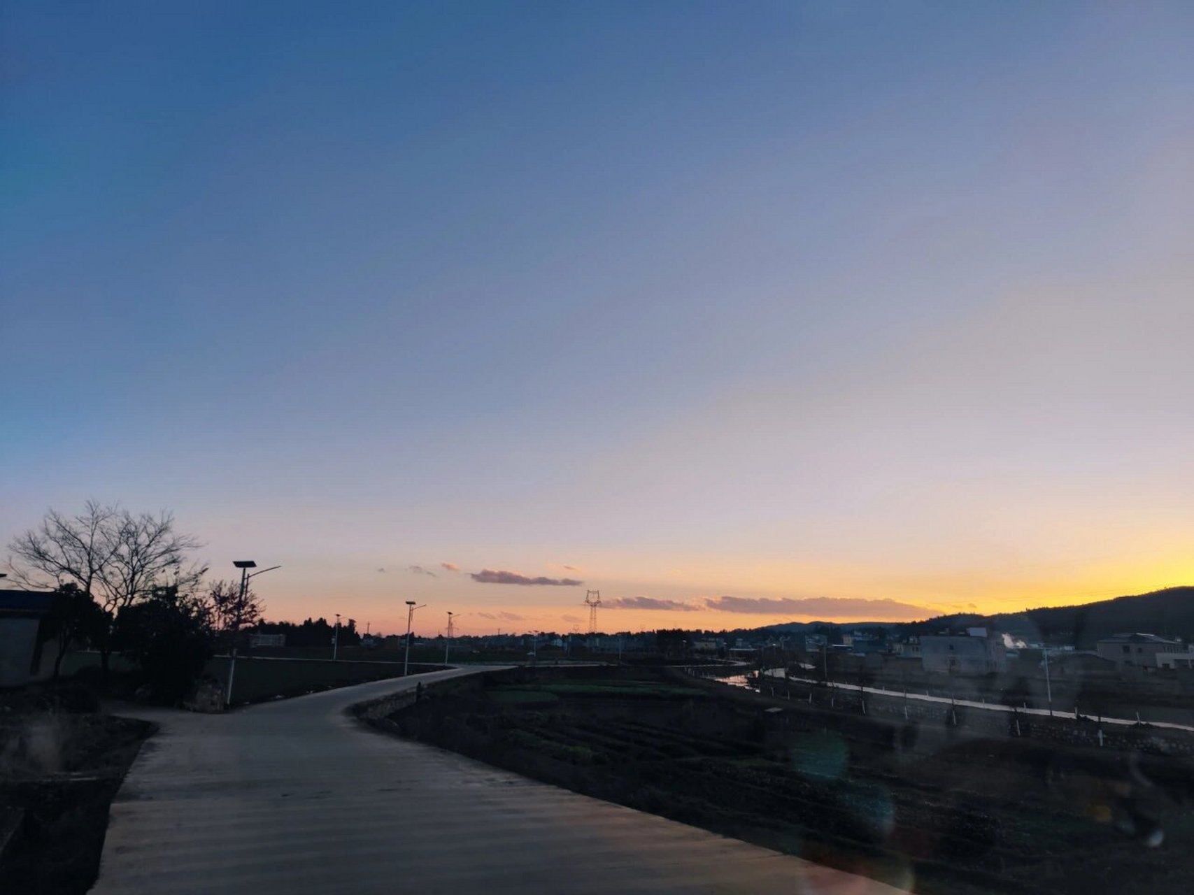 陆良三道沟 去的那天是大晴天,风景蛮好的,可以玩的项目有很多,尽量