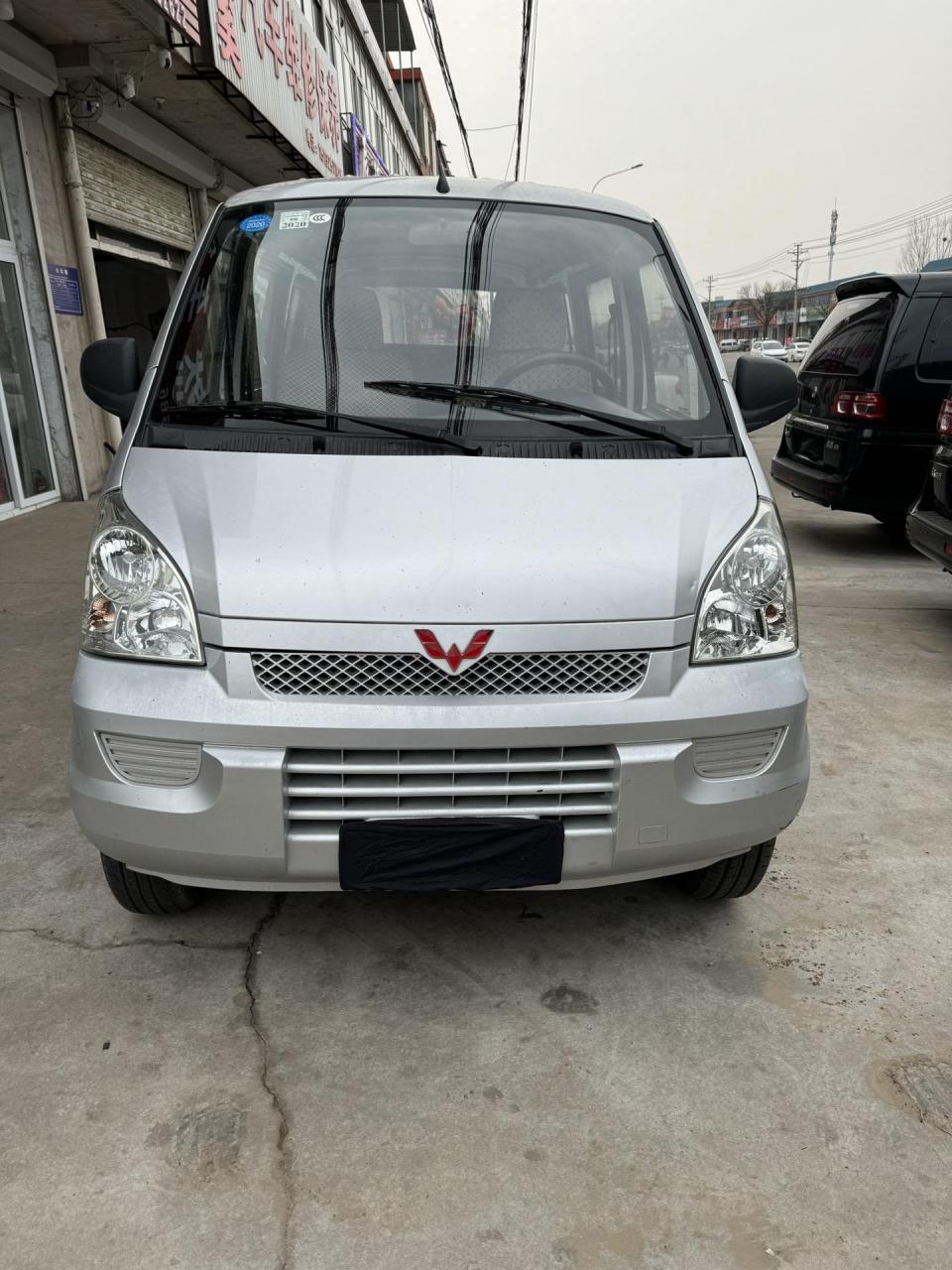 13年五菱荣光加长9座,中央空调,1.5排量,全车原漆,实表9万多公里