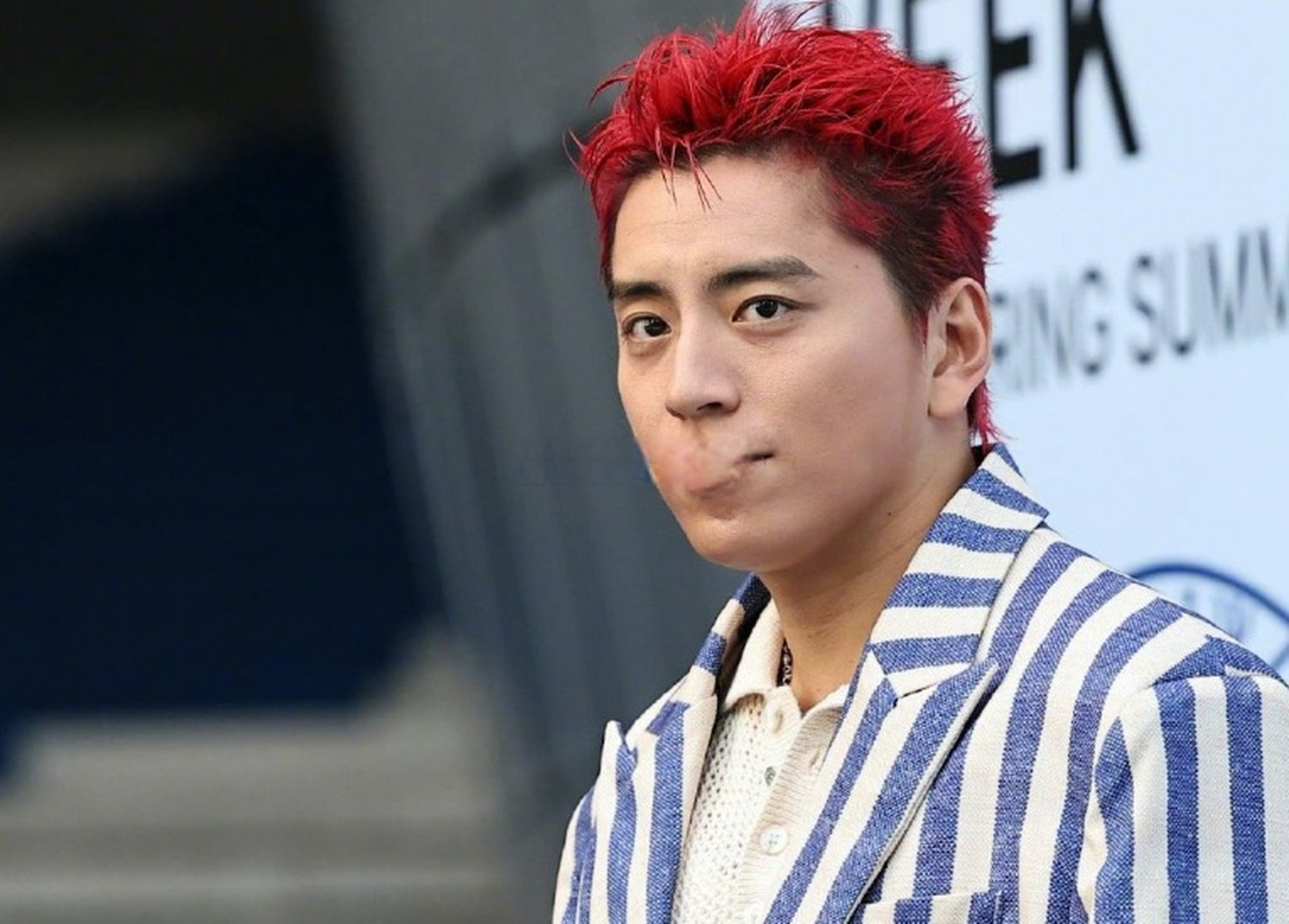 王大陆肿了,从相对角度来看,嘴巴就不会再像以前那么大了