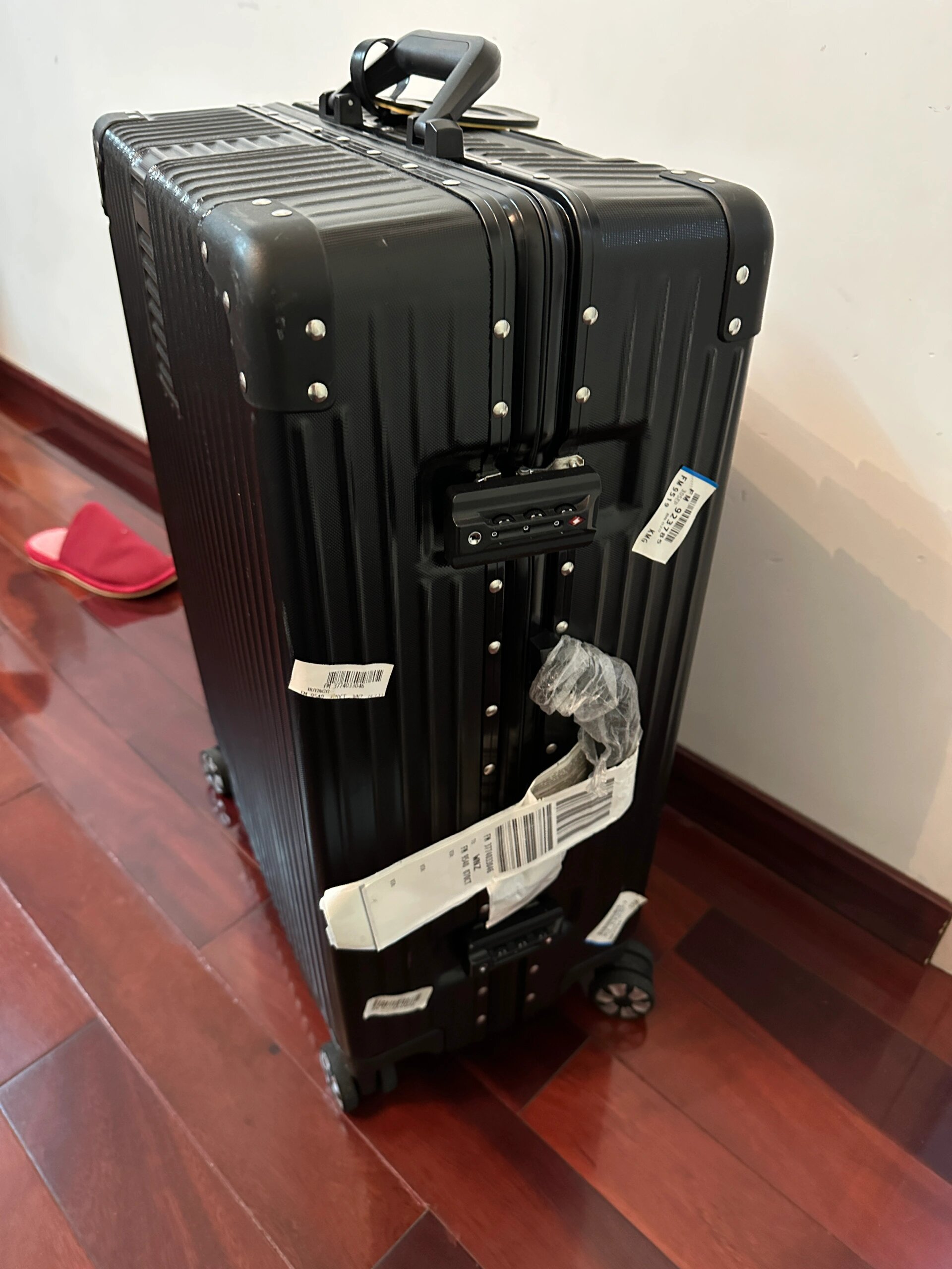 行李箱飞机托运标签舍不得撕