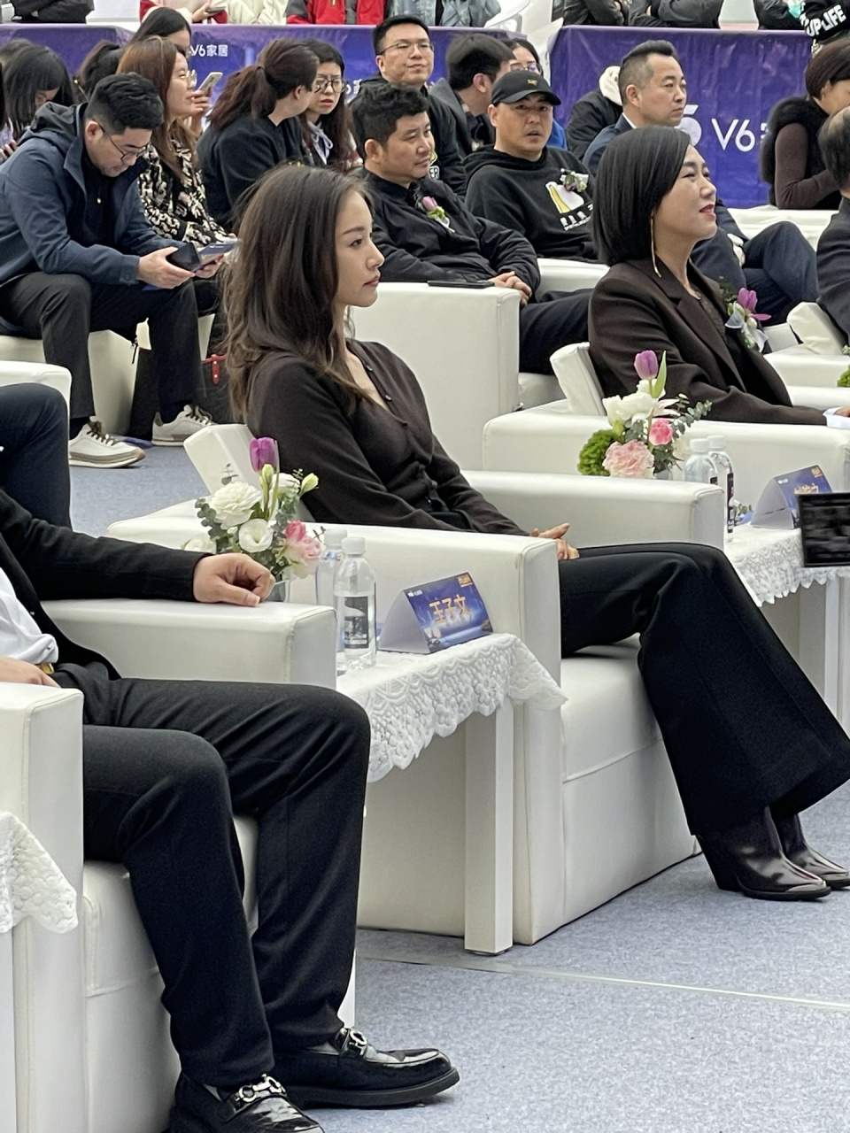 王子文今天在苏州,本人真的又瘦又美99 女明星真的是美极了,身材