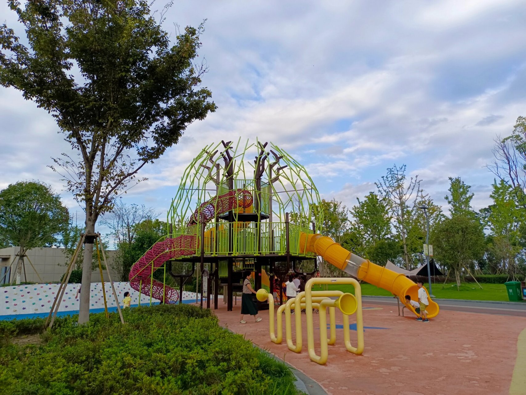 市民公园,属于平阳人民独有的"浪漫" 市民公园,坐落于昆阳镇新城区.