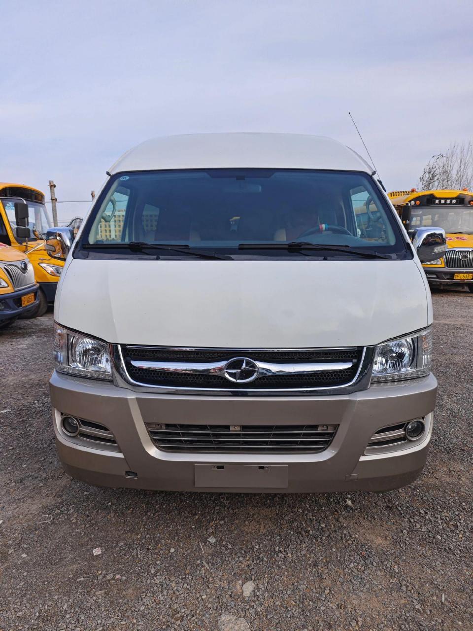 16年12月上牌九龙18座国五柴油3.0发动机原车漆皮革大座椅