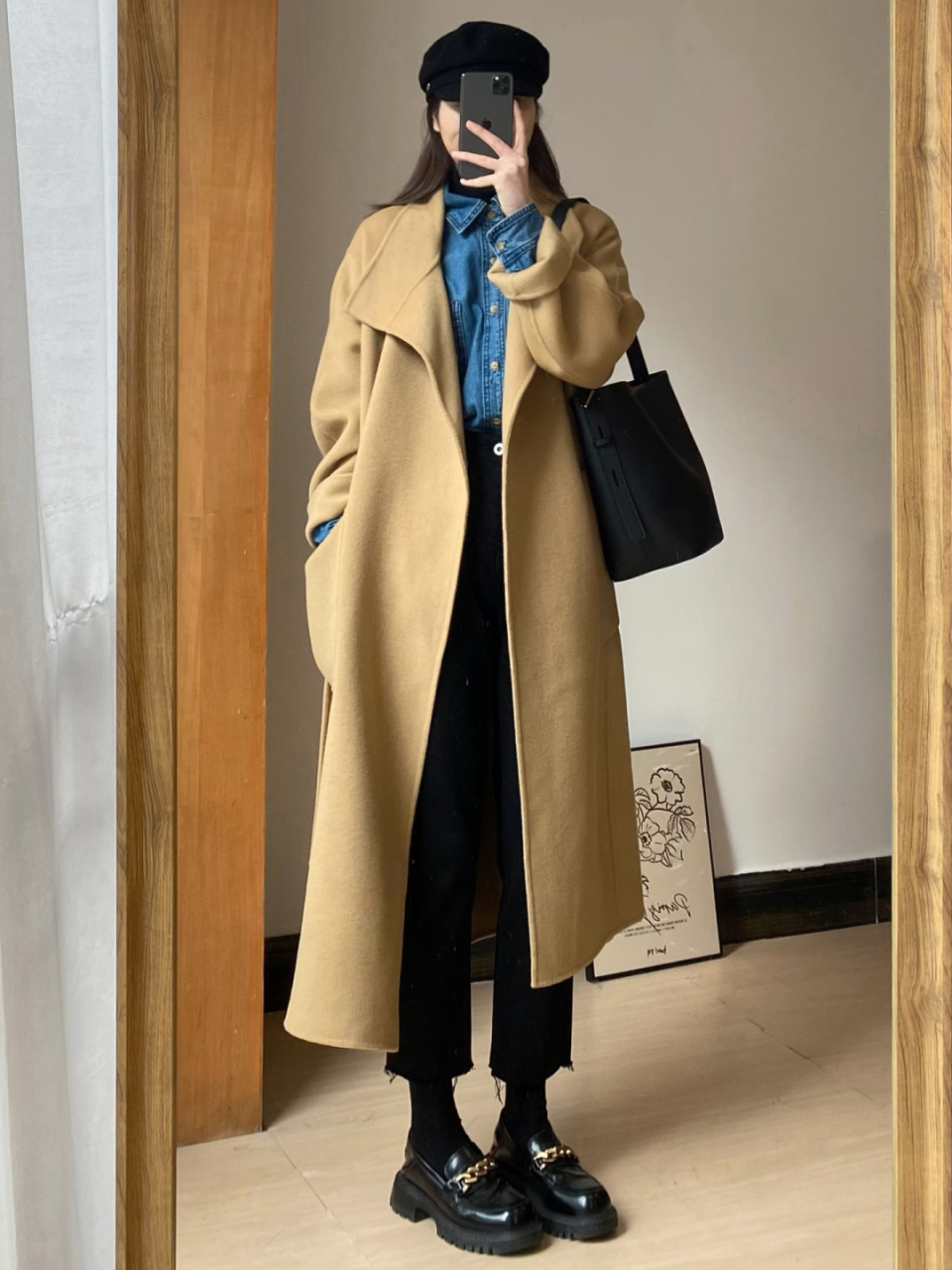 氛围感卡其色大衣牛仔衬衫叠穿确实经典好看 #大衣穿搭# #卡其色穿搭