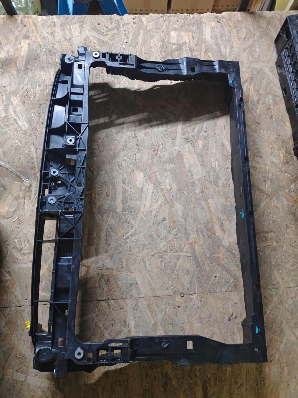 23速腾水箱框架原厂全新 水箱框架