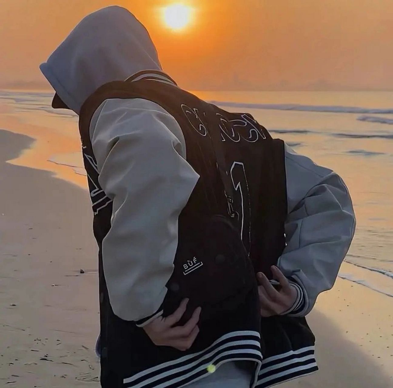 男生落日头像95 落日,我在黄昏写上一封信,载着落日的余晖和银河的