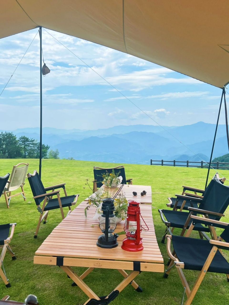 5h,我们发现了一块神仙露营地: 	 99天姥山露营营地 	 本来是来天姥