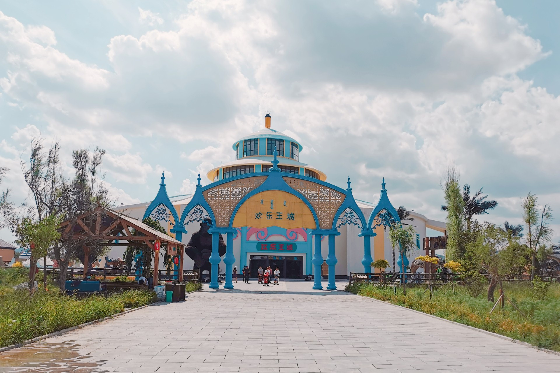 赤峰值得去的旅游景点之蒙古王城 简单介绍下这个景点吧:蒙古王城是