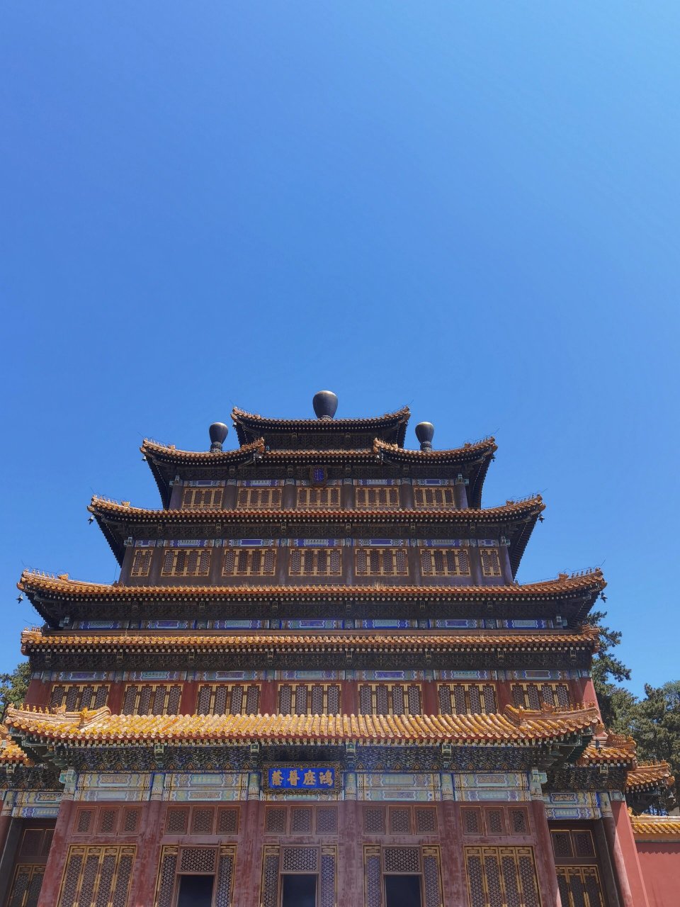 普宁寺 | 北方巨刹,遐迩同风   与承德其它寺庙不一样,普宁寺是唯一有