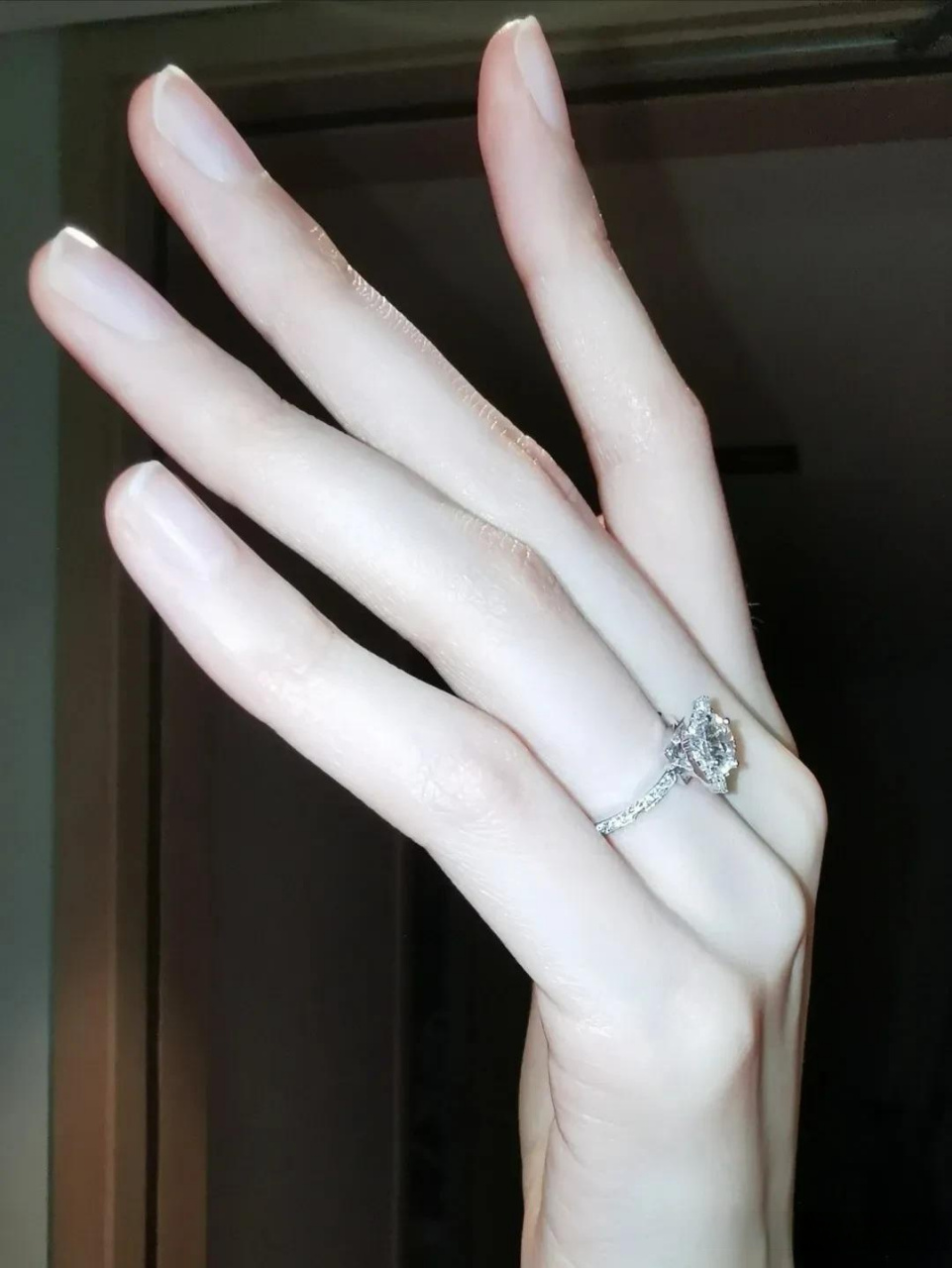 白玉无瑕,美更美.温柔美甲 . 纯欲风美甲. 温婉可人儿美甲 自然的美甲