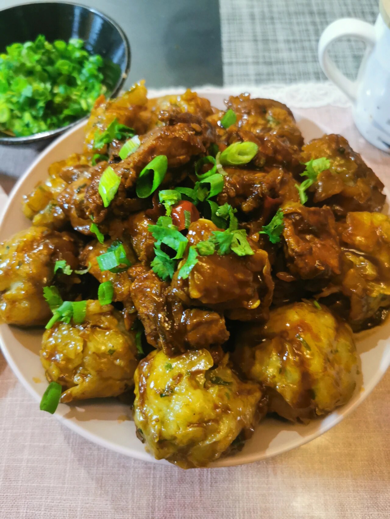 陕北硬菜排骨焖丸子