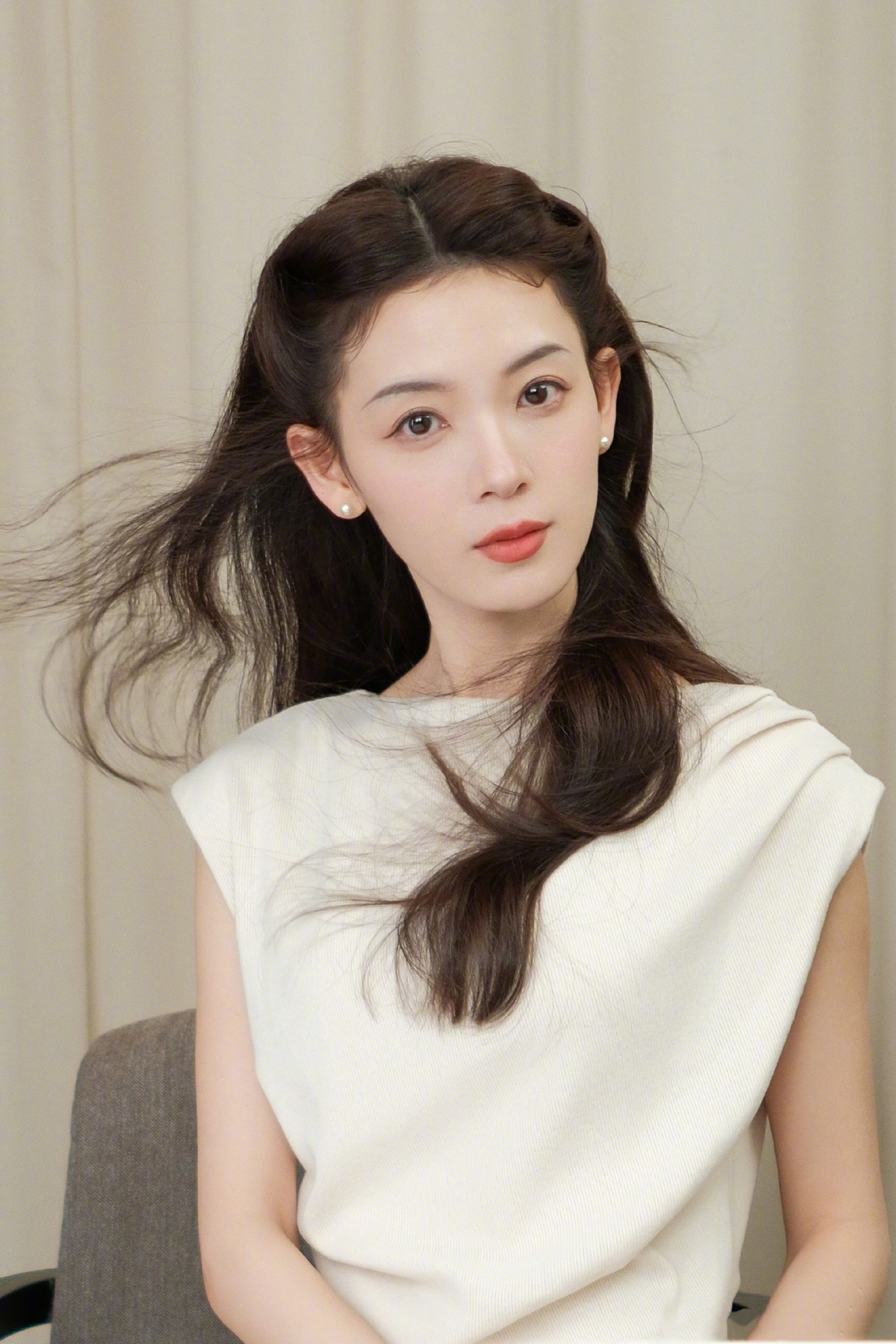 陈瑶,漂亮的卷发美美的