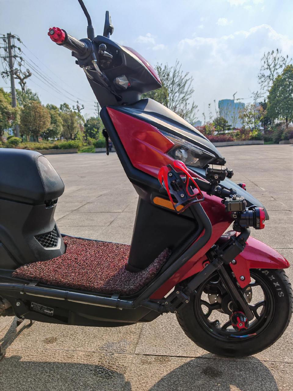 车型:豪爵超级鹰摩托车 年份:2021-4 公里数:25000 过户次数:0 保险