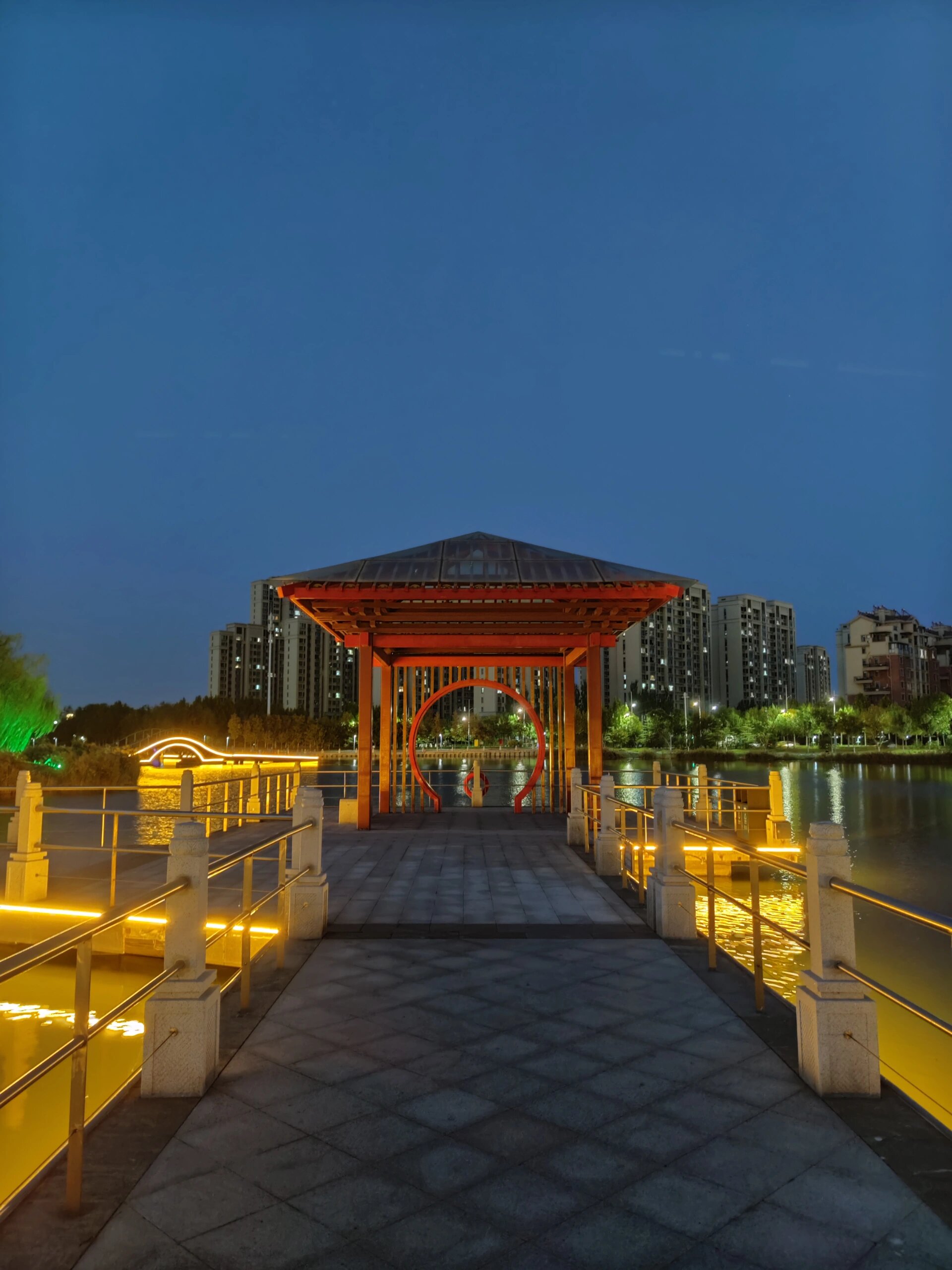 秋月湖公园夜景