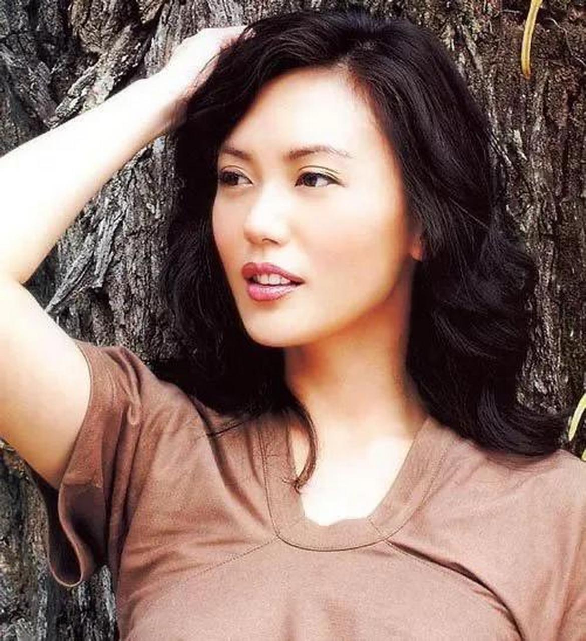 每日一美,今日郭妃丽 有点美丽大方,有点俏皮可爱,还有点媚而不俗.