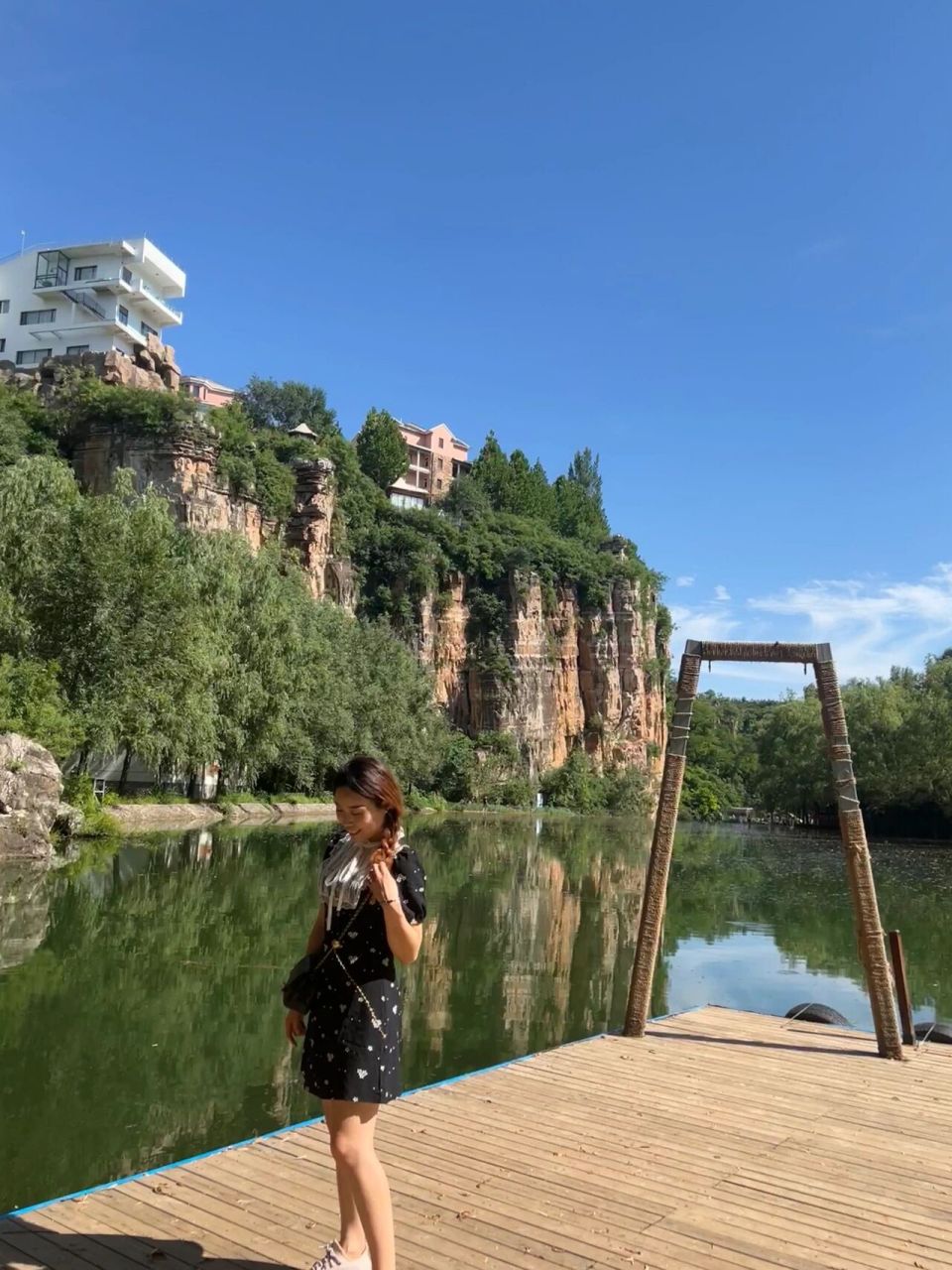 满城龙门峡谷 免费开放的景区,但很小,感觉不到半小时就逛完了,开发的