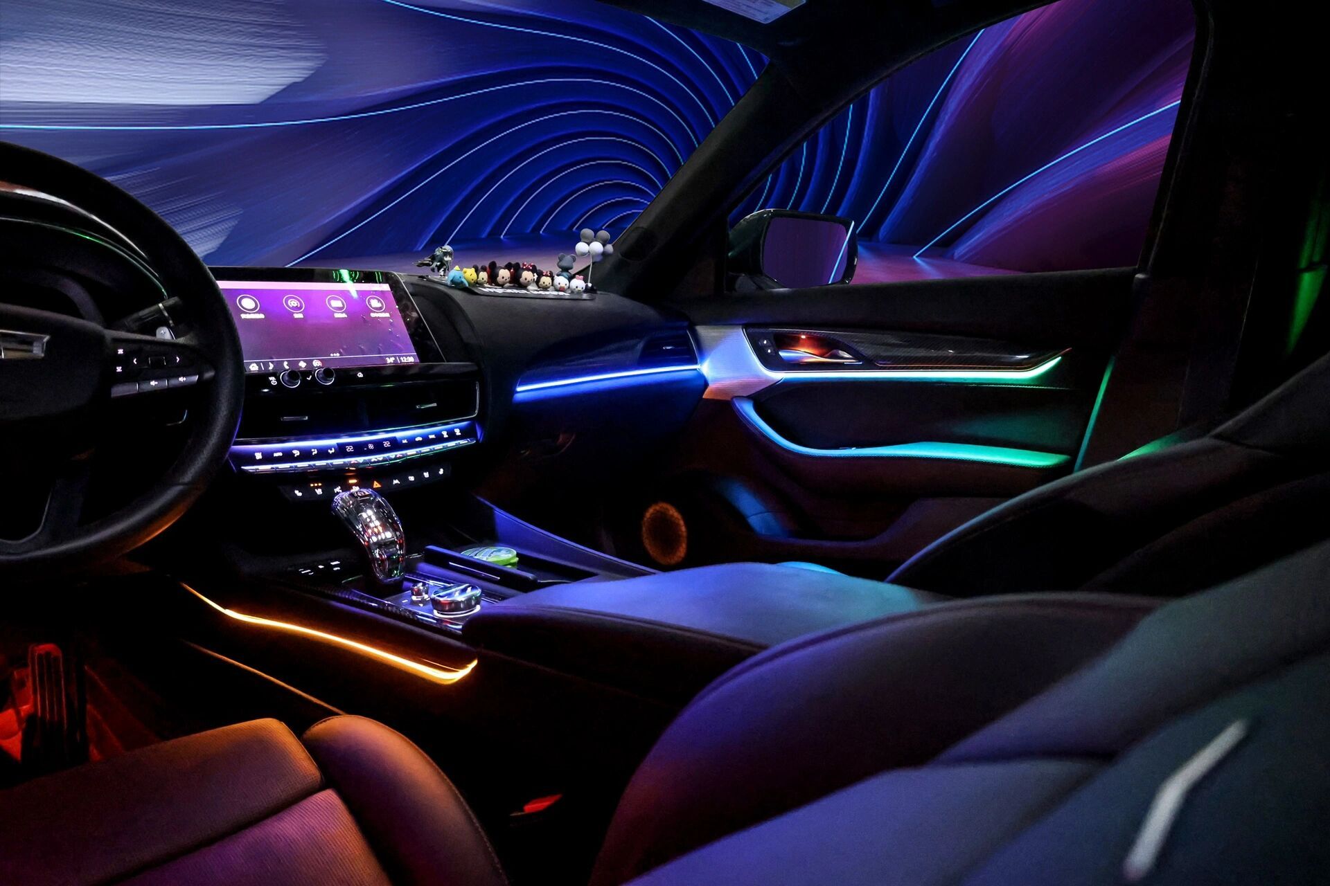 迪拉克ct5氛围灯天花板一主动式炫彩氛围灯 凯迪拉克ct5至尊版满配