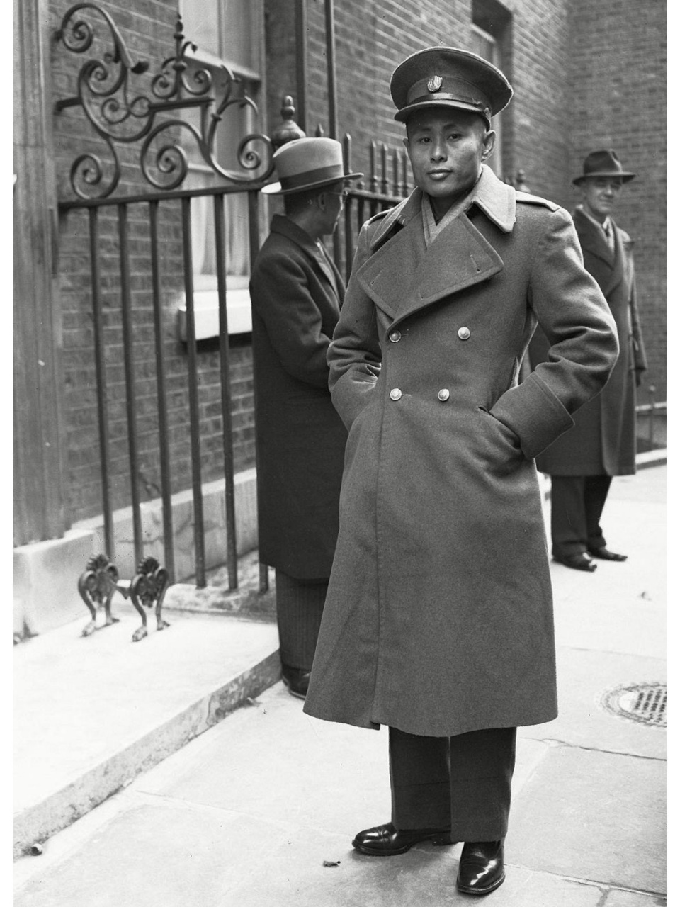 缅甸国父的英国军官大衣 "缅甸国父"昂山,量身定制的英式军官大衣 #军