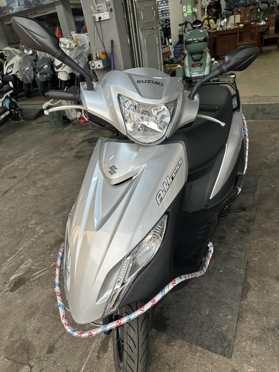 铃木uu125 国四电喷踏板车.