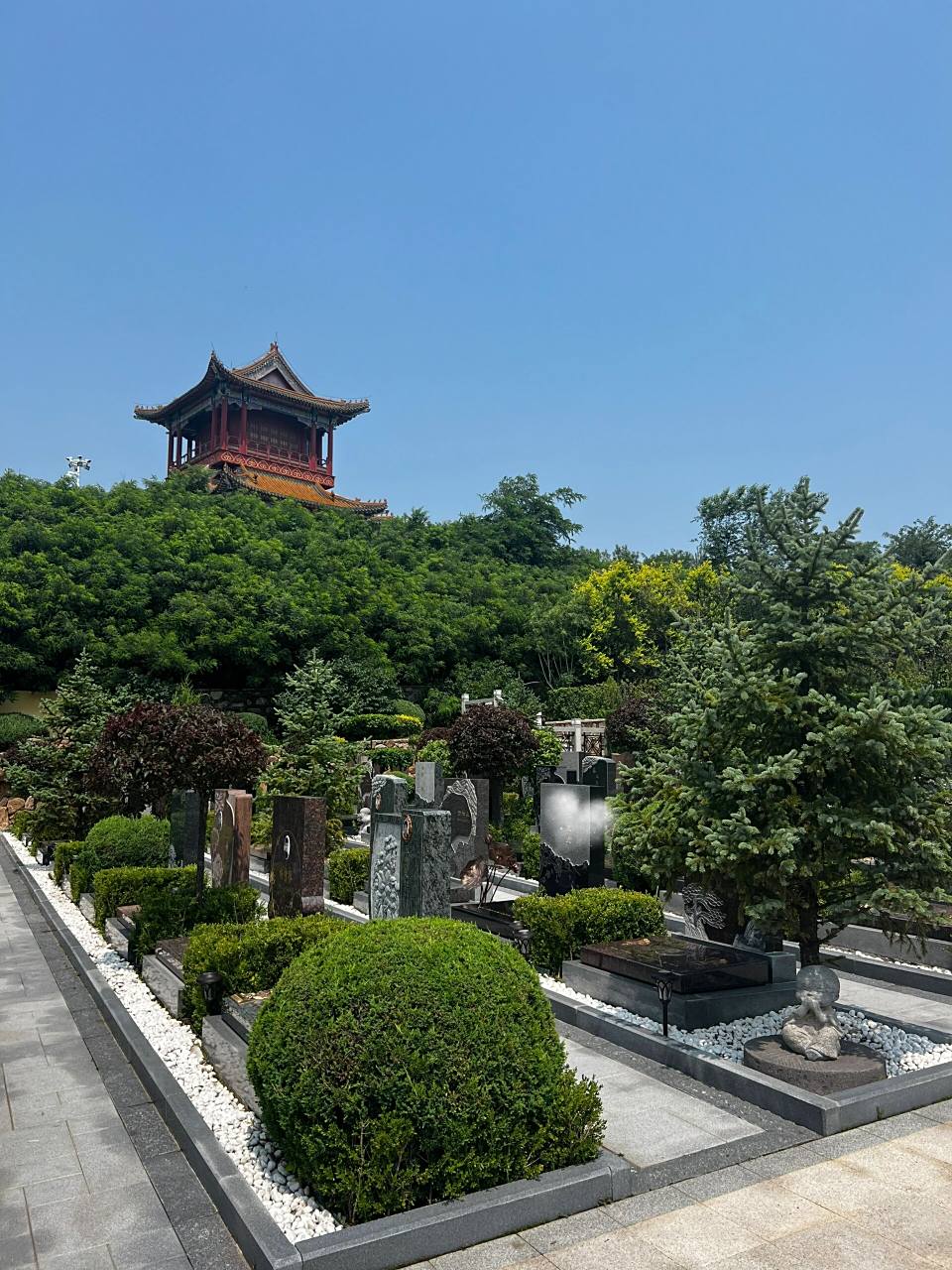 沈阳高端墓园 观陵山墓园 沈阳观陵山位于蒲河源头,沈抚铁交界,古称"