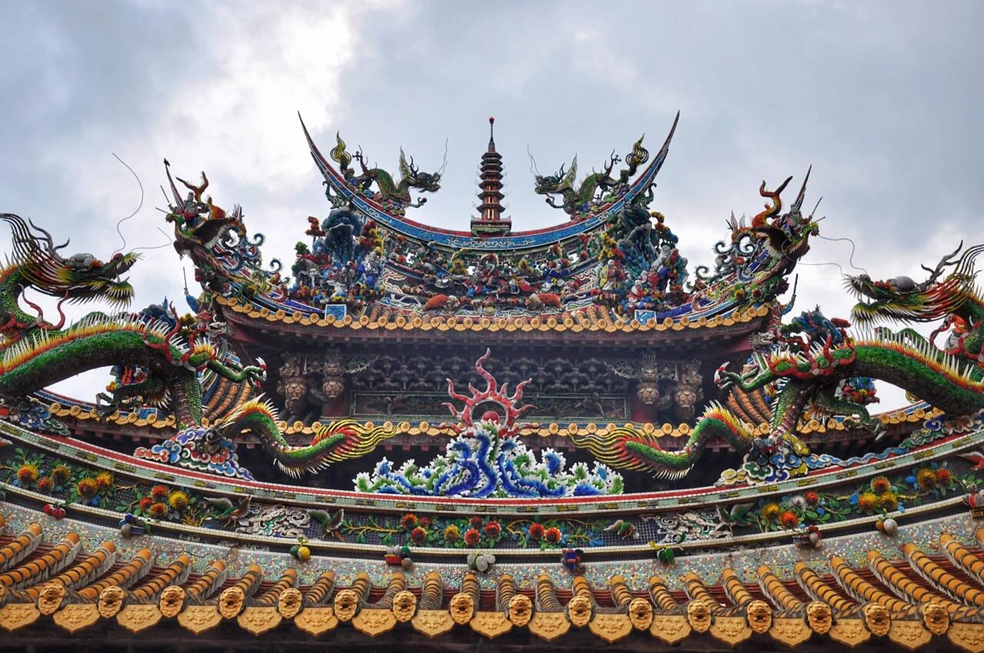 审美积累|台湾云林北港朝天宫剪粘特写 北港朝天宫创立于清康熙三十三