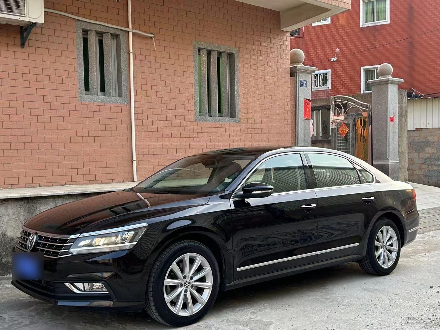 18年 大众帕萨特 330tsi dsg 尊荣版 1.8t发动机 指导价22.