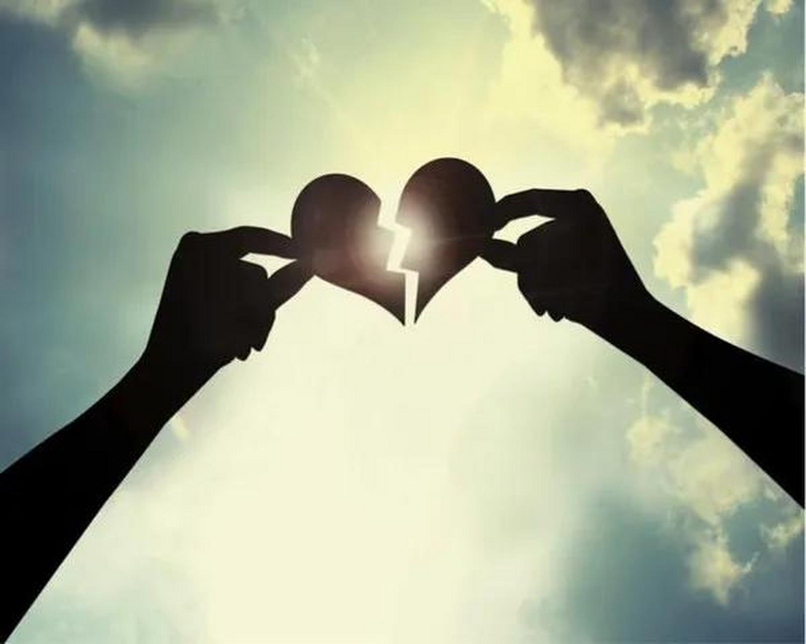 情侣分手,好好告别是对彼此的尊重  爱情,有时如同绽放的烟花,绚烂而