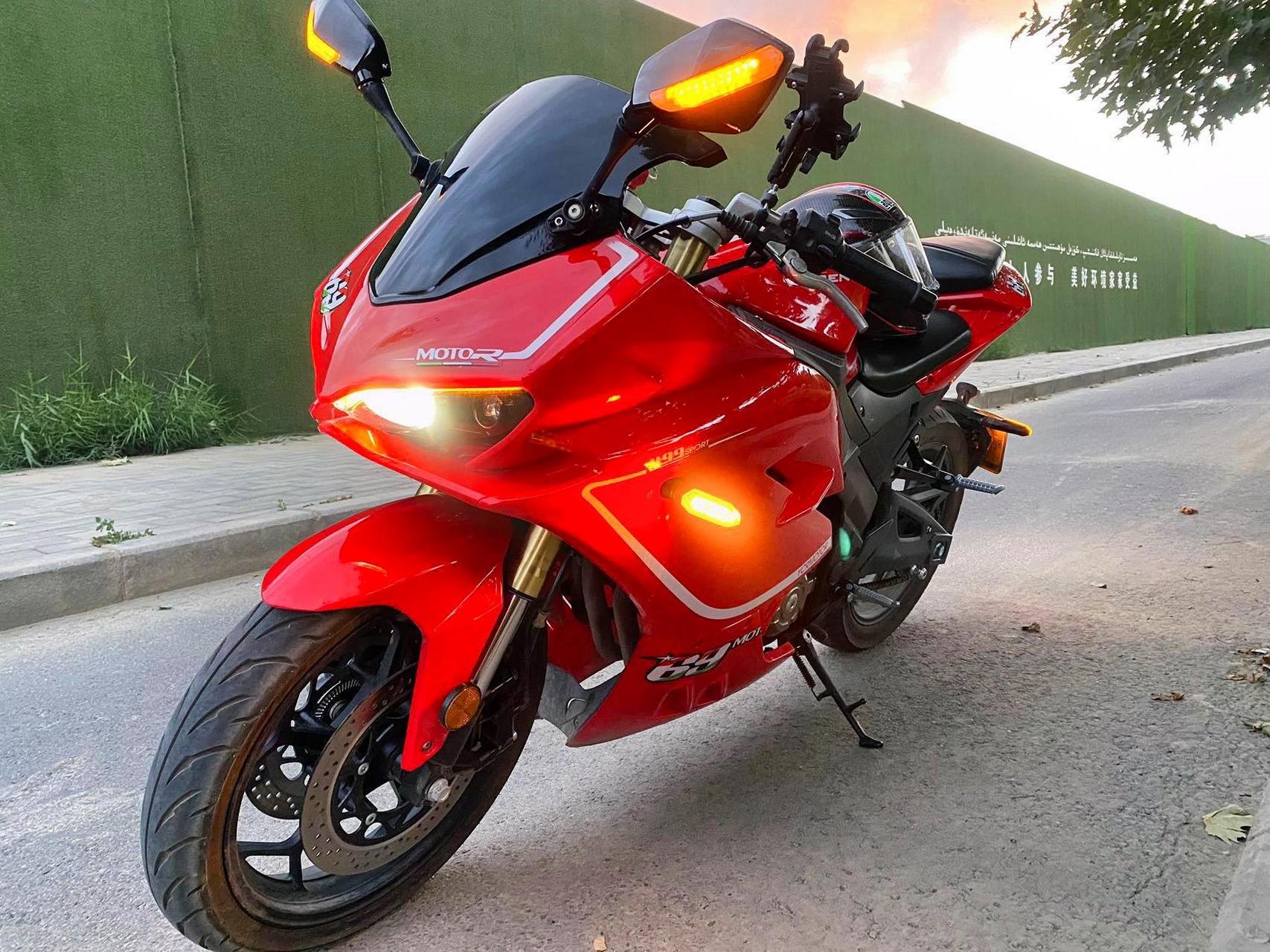蛟龙400   2022年的车 跑了4千公里  车子非常干净   双缸发动 400cc