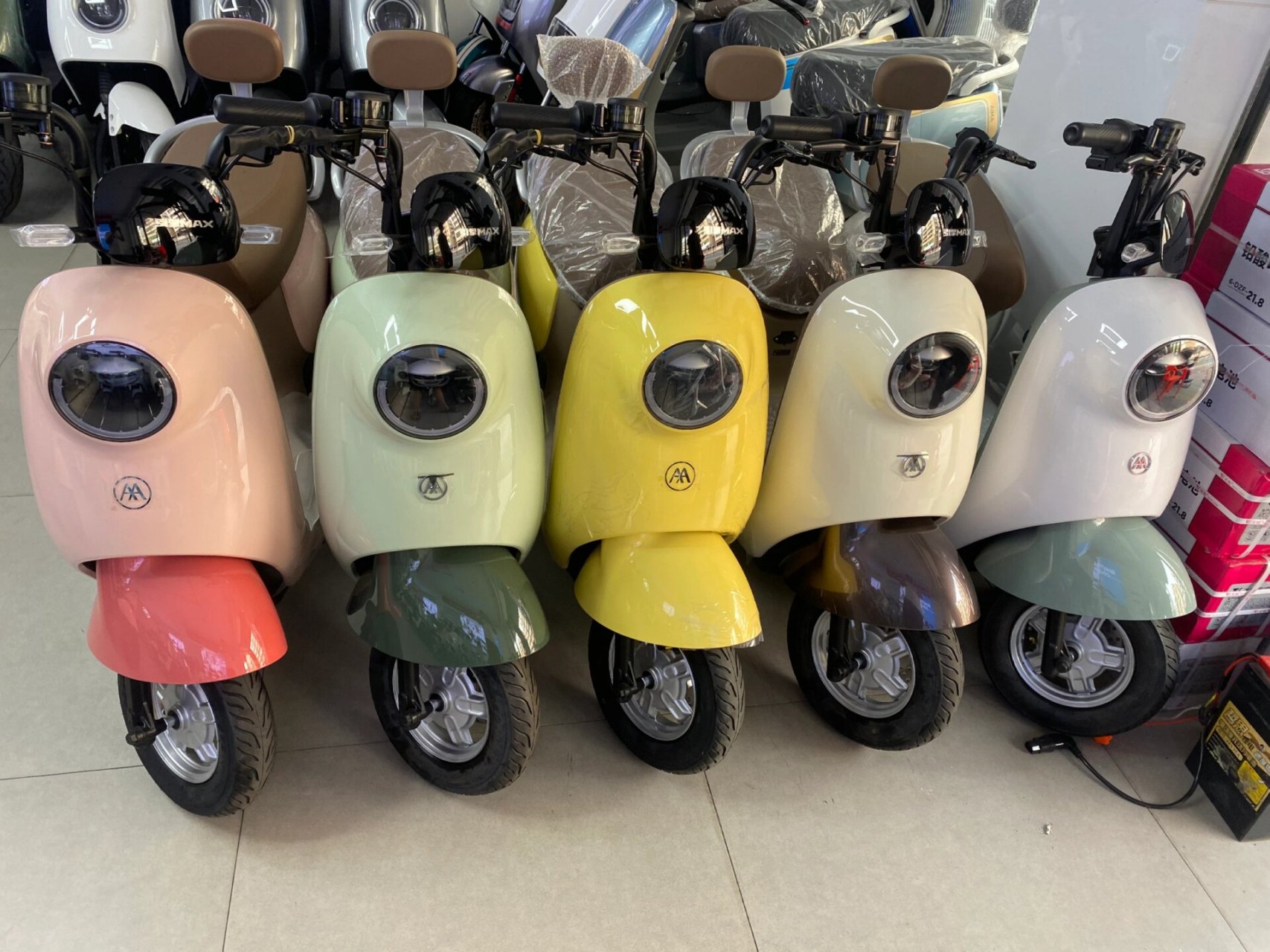 爱玛露娜 五一活动来啦 3499 60伏22a远航版 51劳动节 爱玛电动车